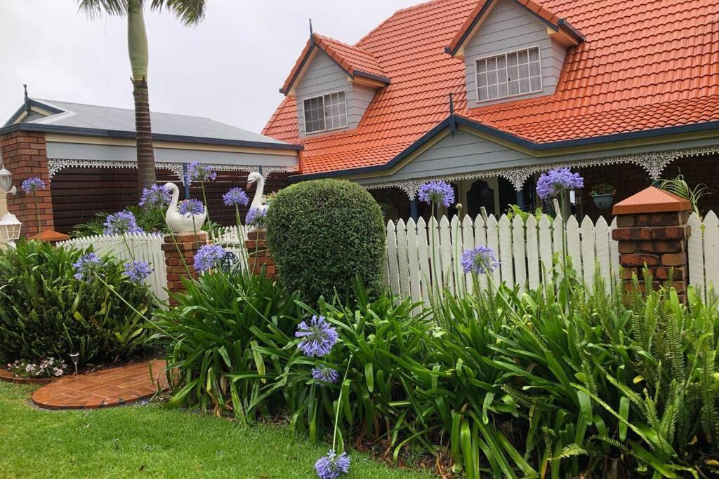 Mountain Living With Ocean Views Villa Mount Tamborine Exterior photo